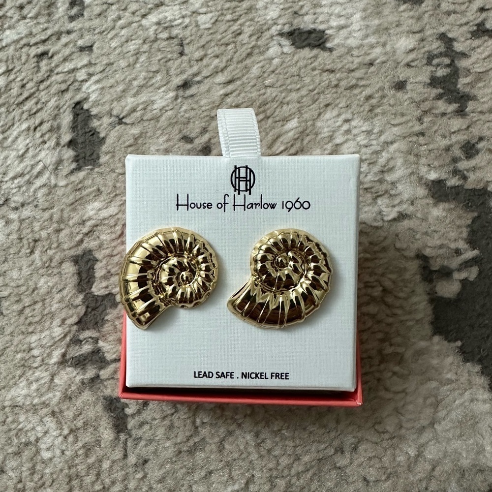 House of Harlow Gold Seashell Statement Earrings Brand New